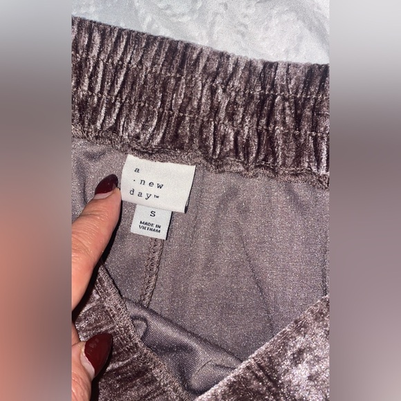a new day Women's Mauve Velvet Wide Leg Pants Small - Picture 7 of 8